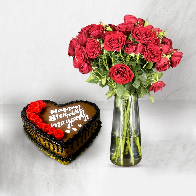 Heart Shaped Chocolate Cake With Red Roses