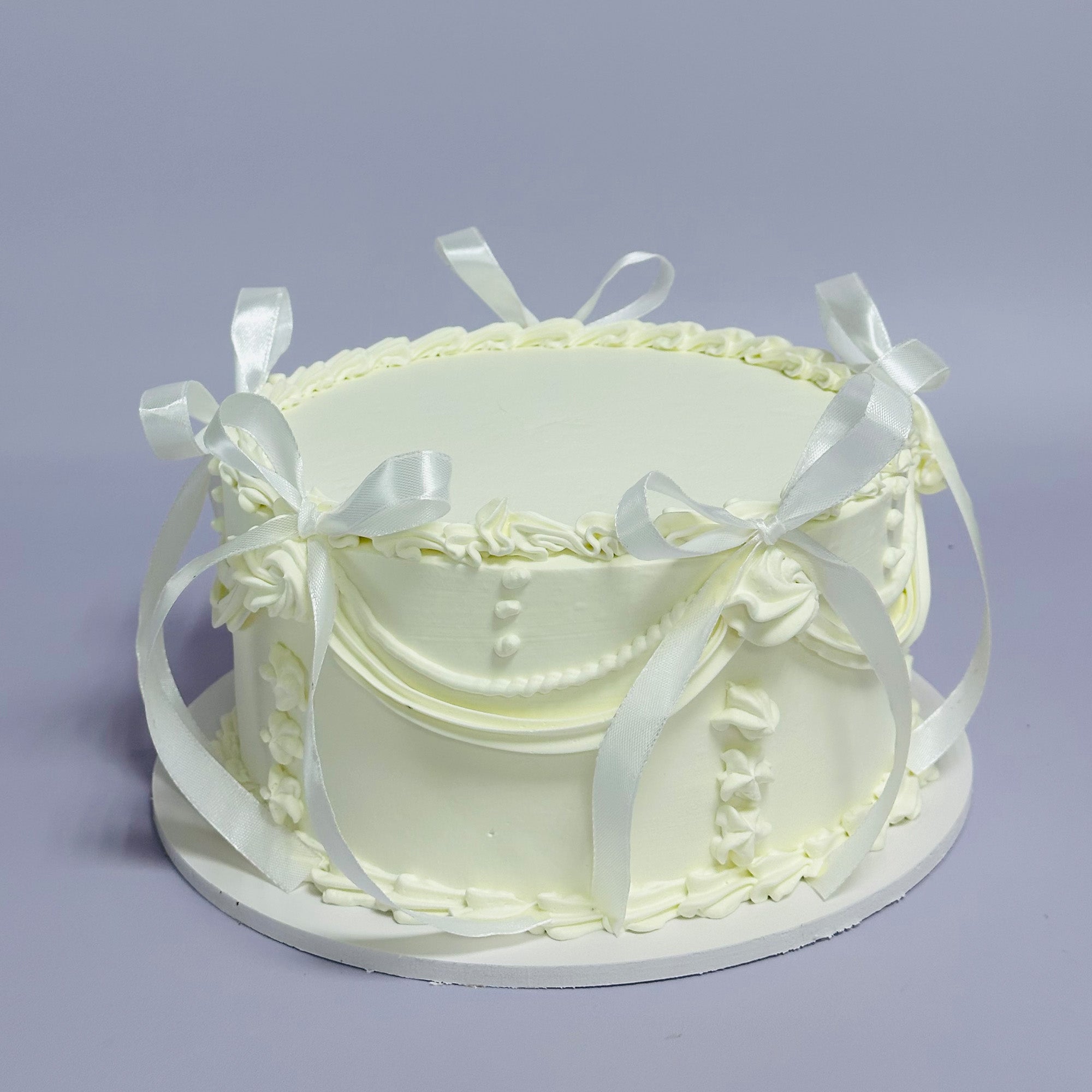 Majestic White Glow Cake