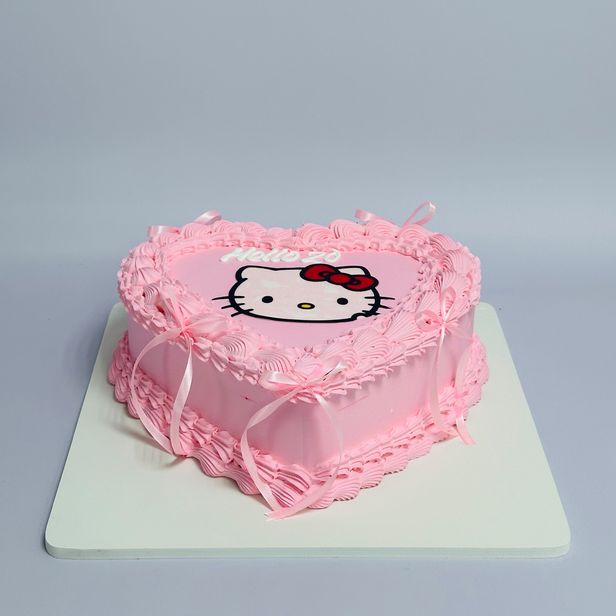 Hello kitty heart cake