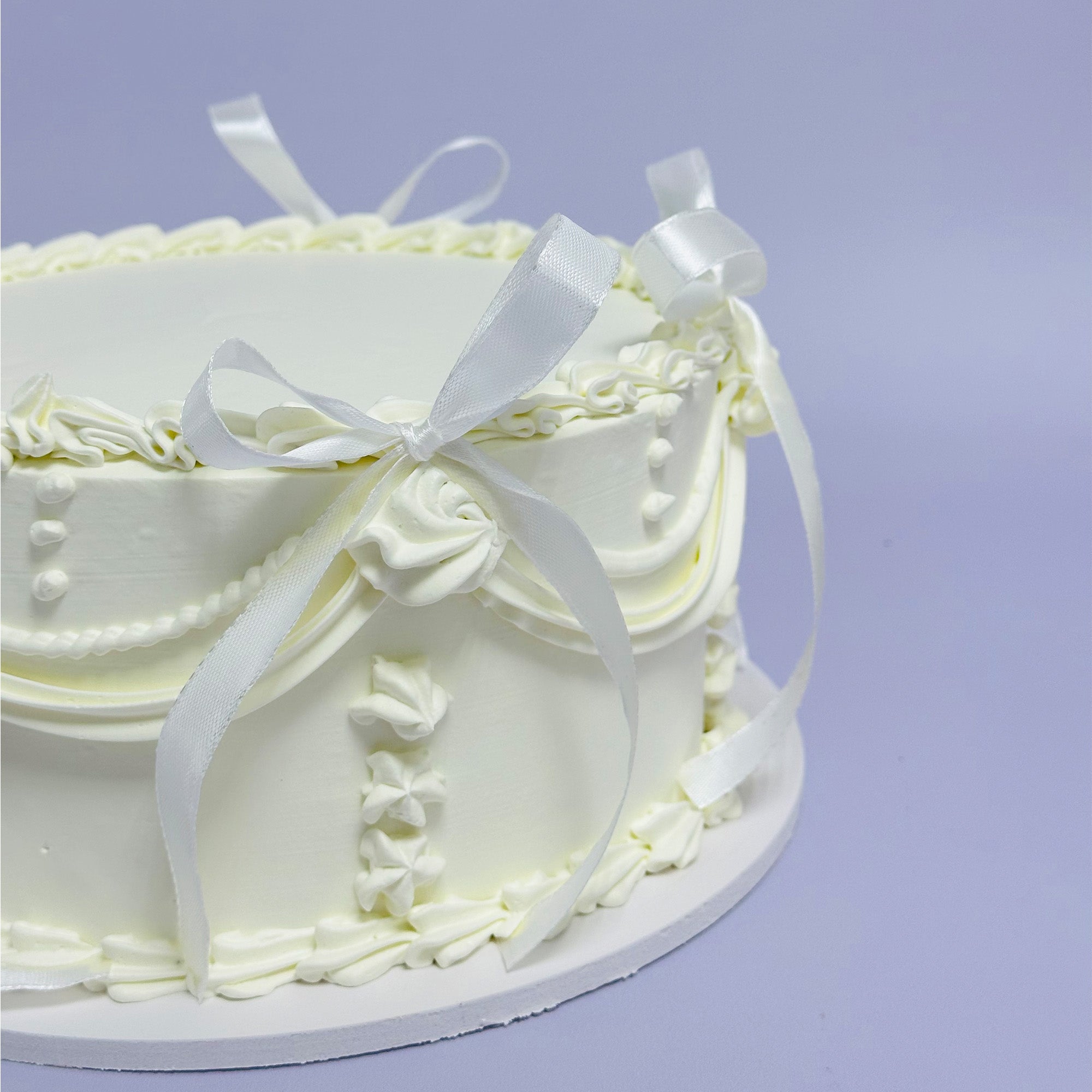 Majestic White Glow Cake