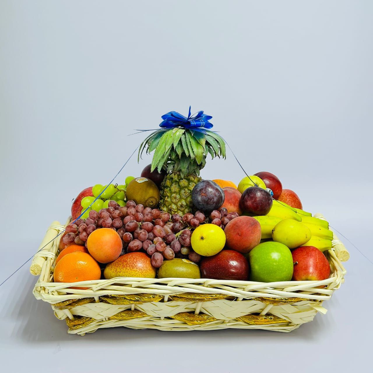 Large mixed fruits basket