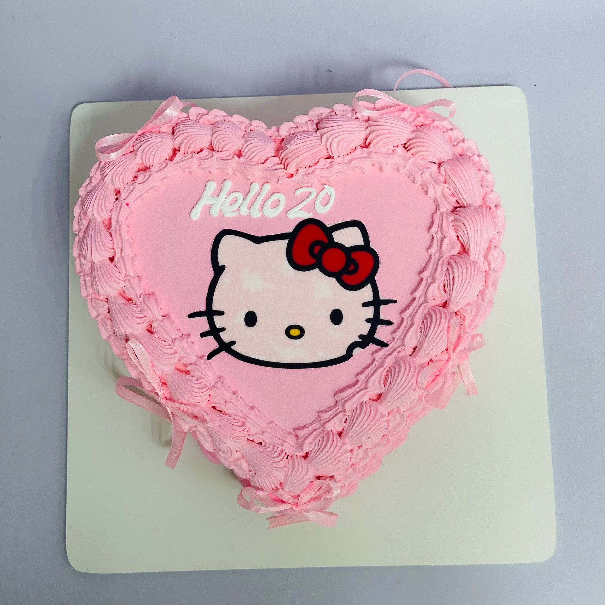 Hello kitty heart cake