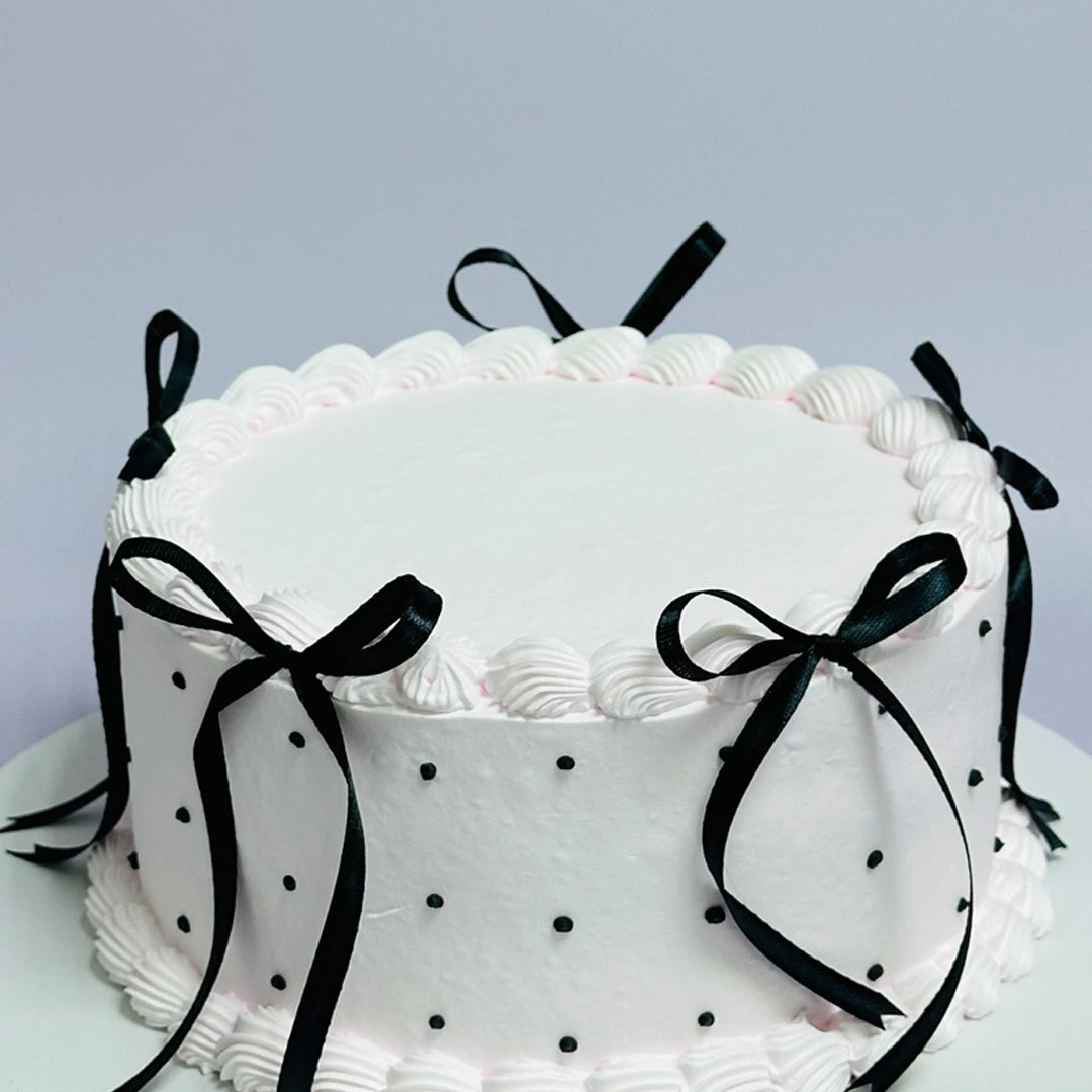 Black white Ribbon Cake