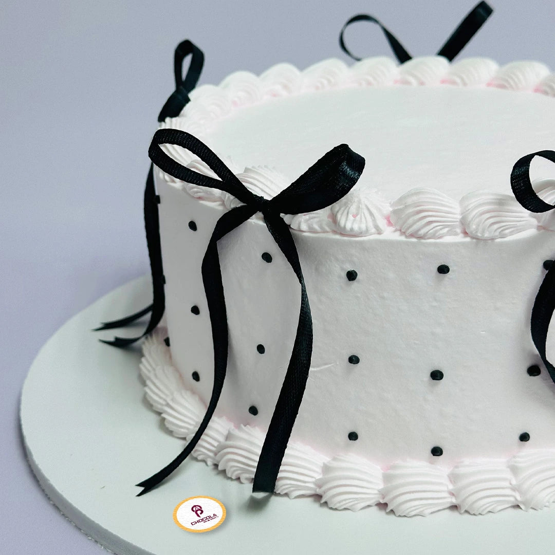 Black white Ribbon Cake