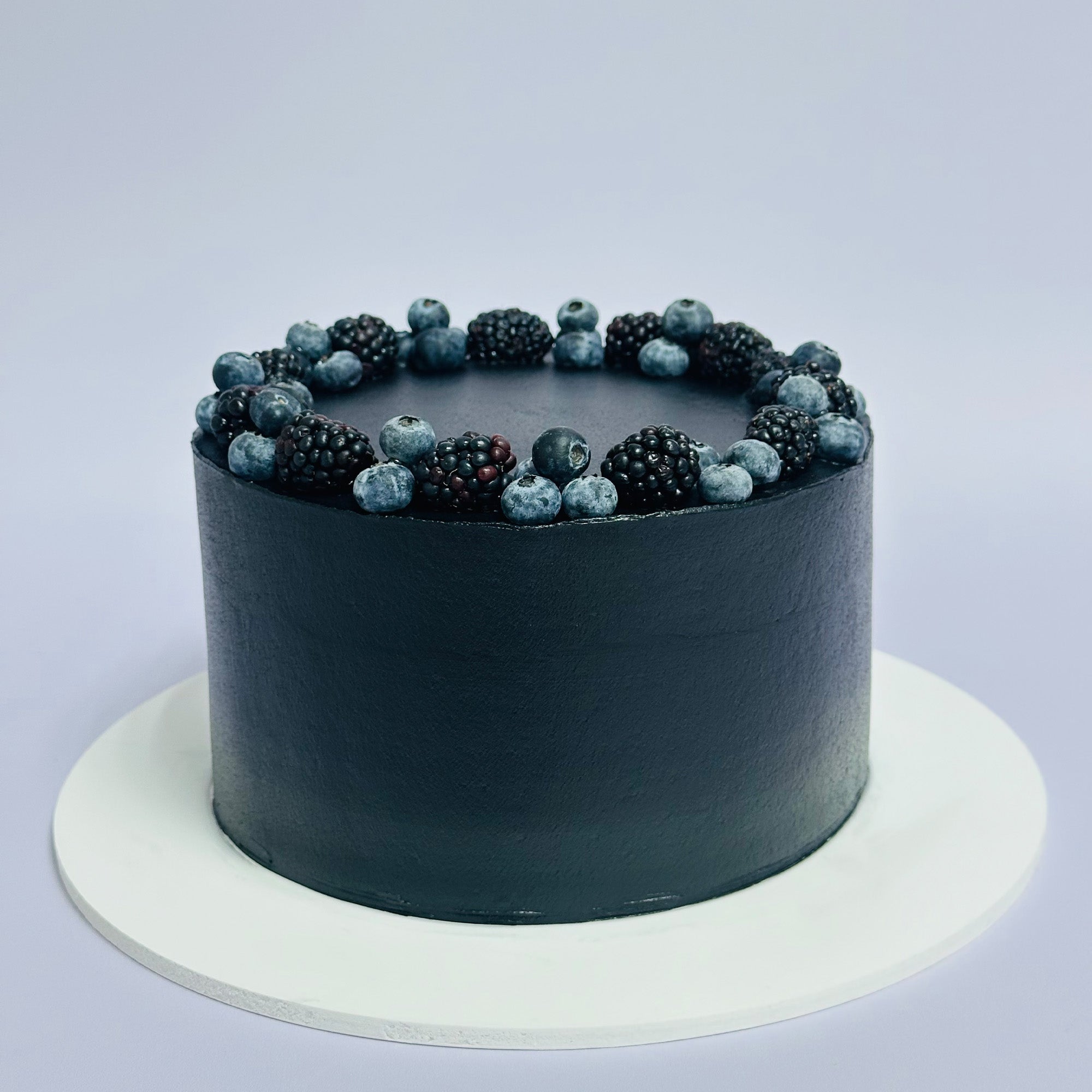 Blueberry and mulberry fresh premium cake