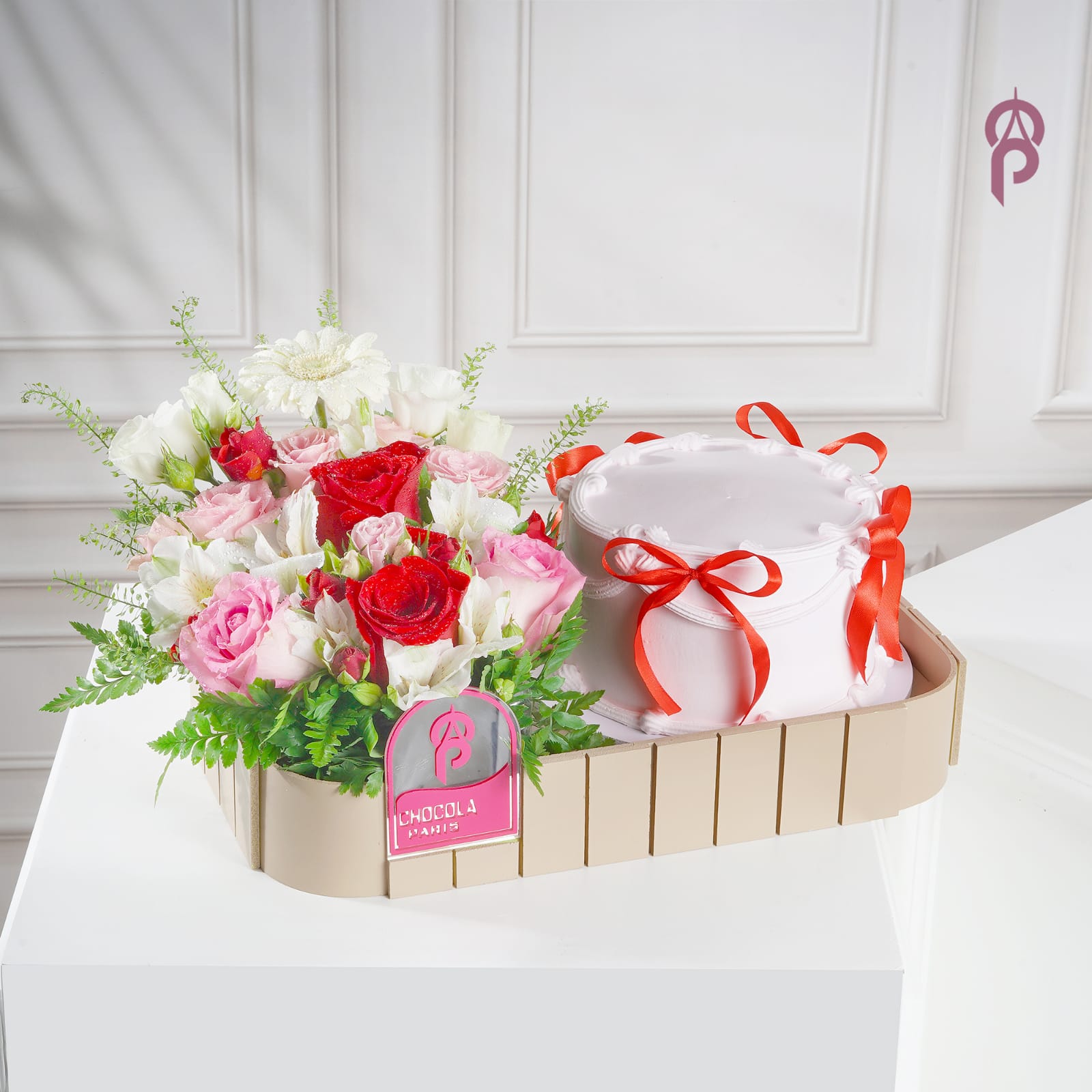 Graceful mixed  flower & cake combo