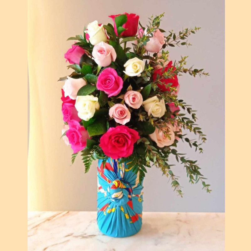 Theme Vase Arrangement in Qatar