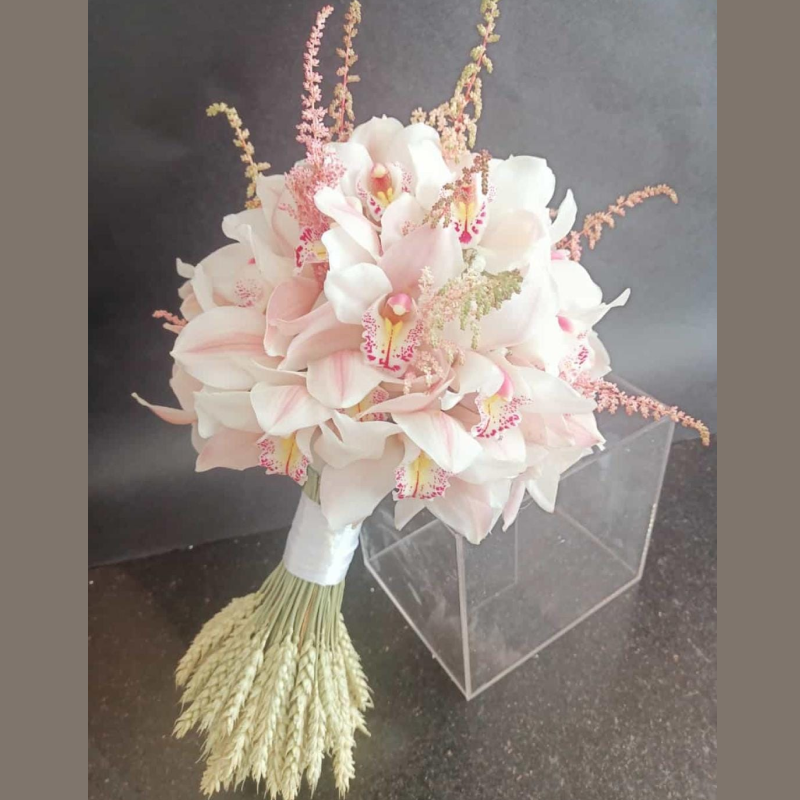 Wedding Bouquet Lilly in Qatar