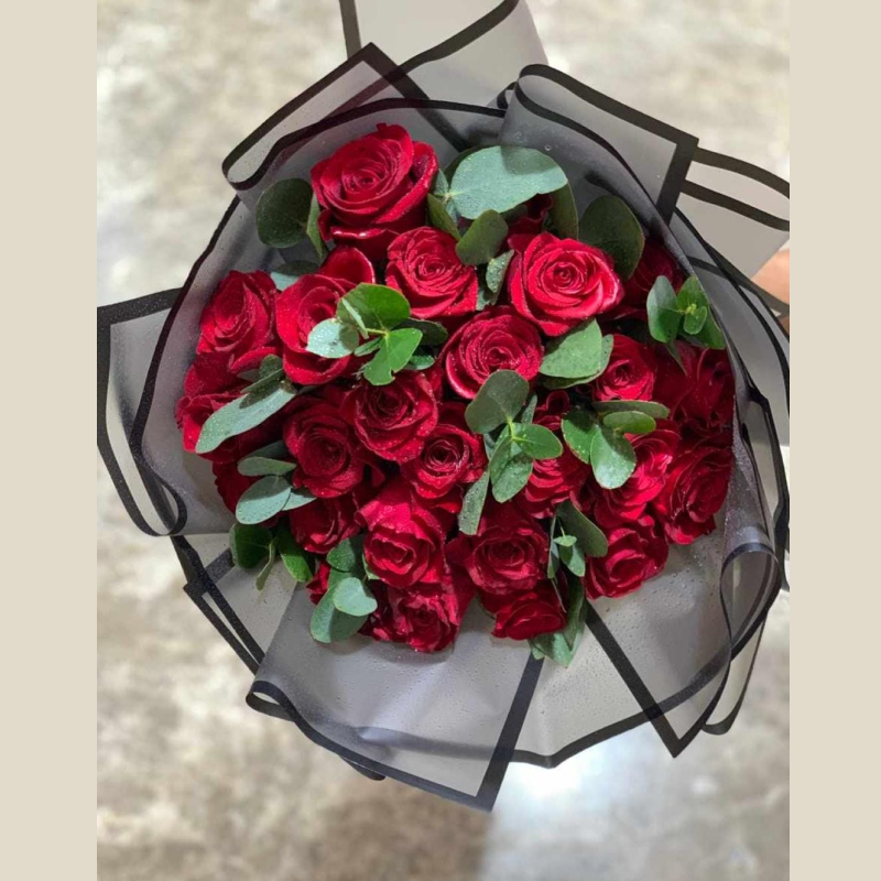 Red Rose Bouquet in Qatar