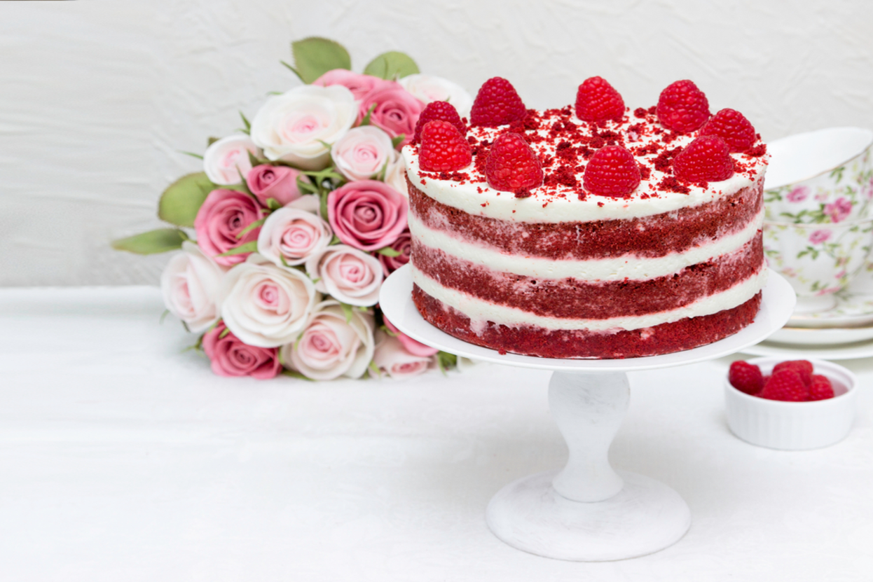 Cake & Flower Combo in Qatar