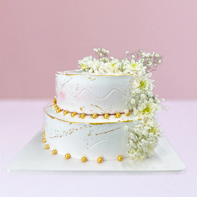 Premium White Wedding Cake in Qatar